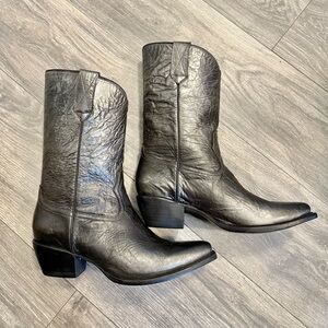 Frye  Cowboy Boots pewter color. Wrinkle look.